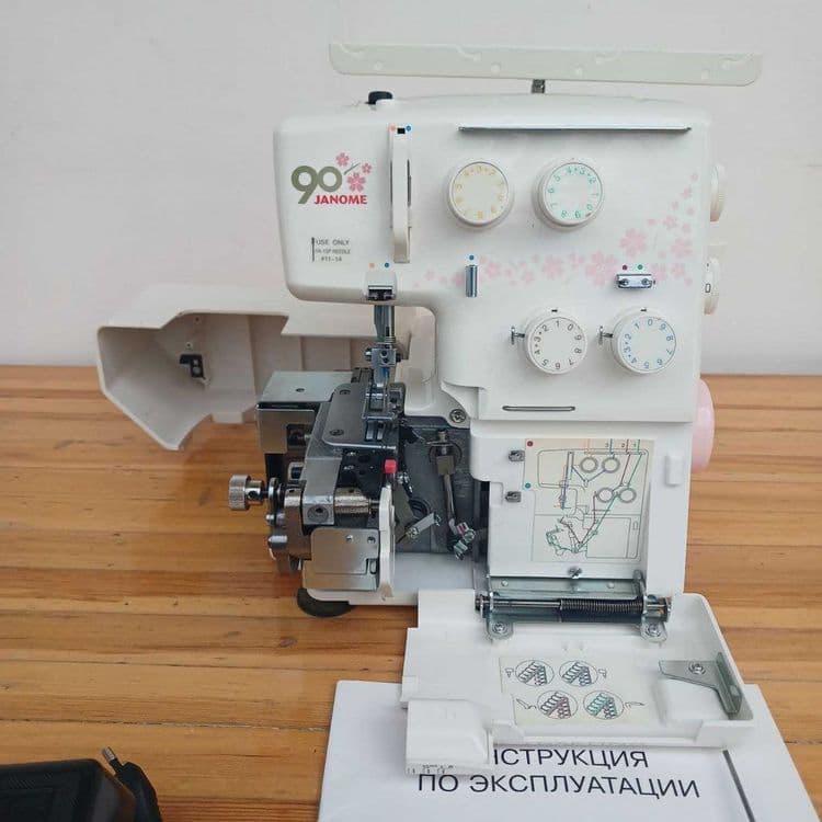 Janome 204D(Япония). Год гарантии/Металл/Комплект. — 3