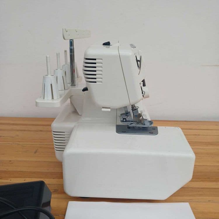 Janome 204D(Япония). Год гарантии/Металл/Комплект. — 7