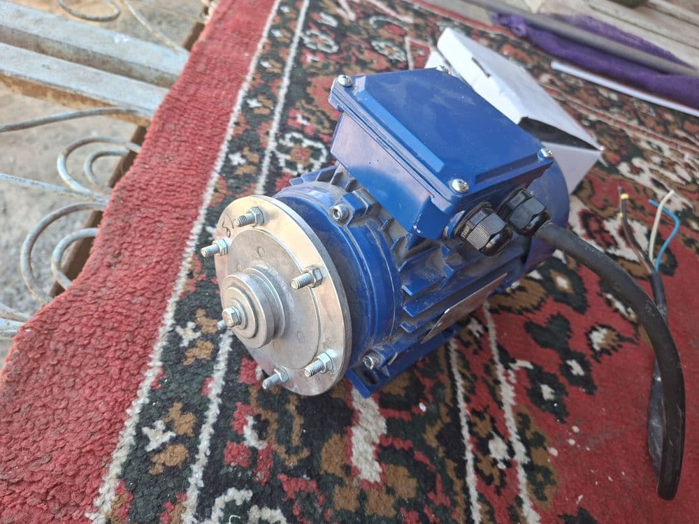 0.75 kW Asinxron Elektrodvigatel (Yangi) — 2