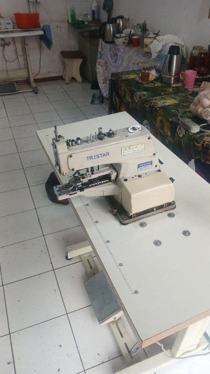 Kiyimlarga Petla va tugma tikadigan mashinkalar holati yaxshi . — 3