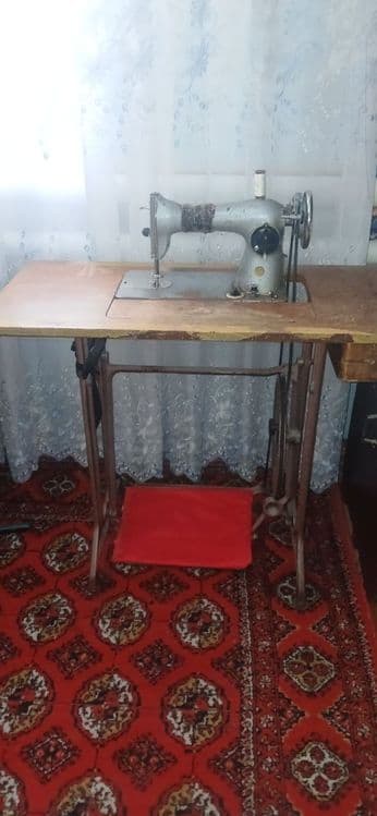 Tikuv mashinasi sotiladi
