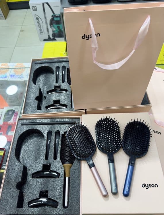 Расчёски dyson в подарочной упаковке. — 5