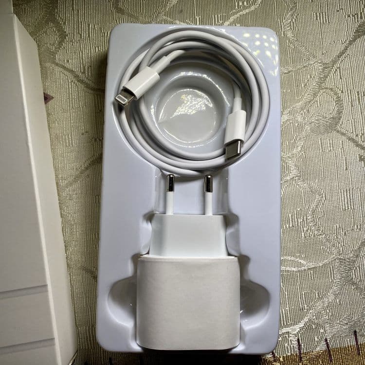 Iphone.Заряд. устройствa(блоки питания), зарядки, кабель(шнур). Apple — 2