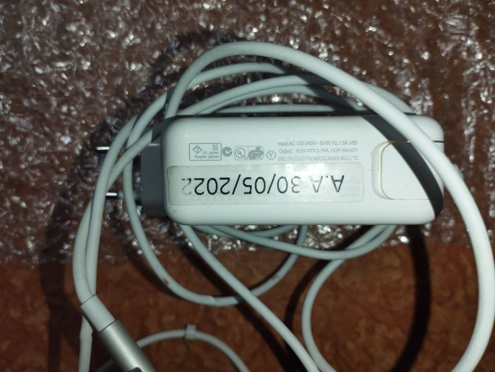 Assalom alekum Zaryadka Sotiladi Apple Makkbook Uchun — 3