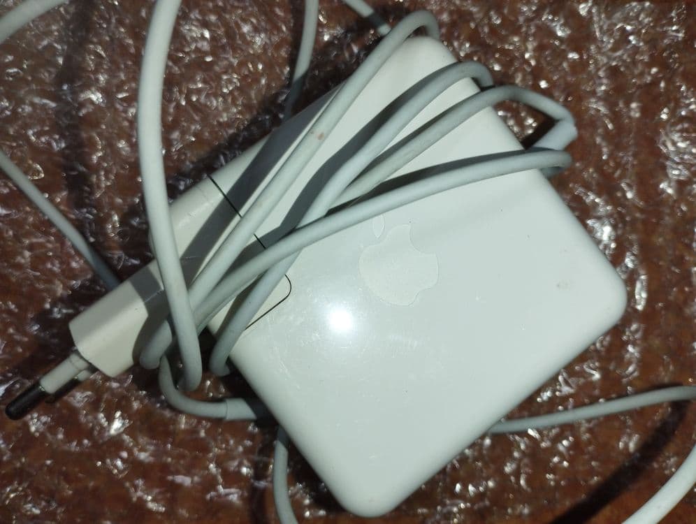 Assalom alekum Zaryadka Sotiladi Apple Makkbook Uchun — 4