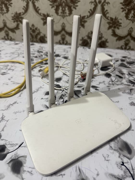 Продается вай фай Mi Router 4C global — 1