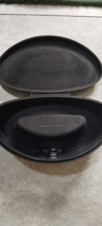Зарядное футляр для очков Oakley Meta — 2