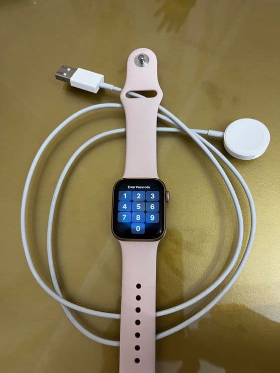 iwatch se 40mm б/у — 1