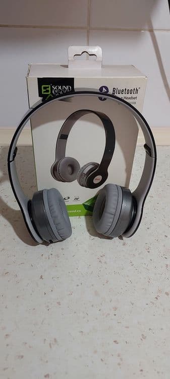 Bluetooth Наушники.  Компактный. Цена договорная. — 1
