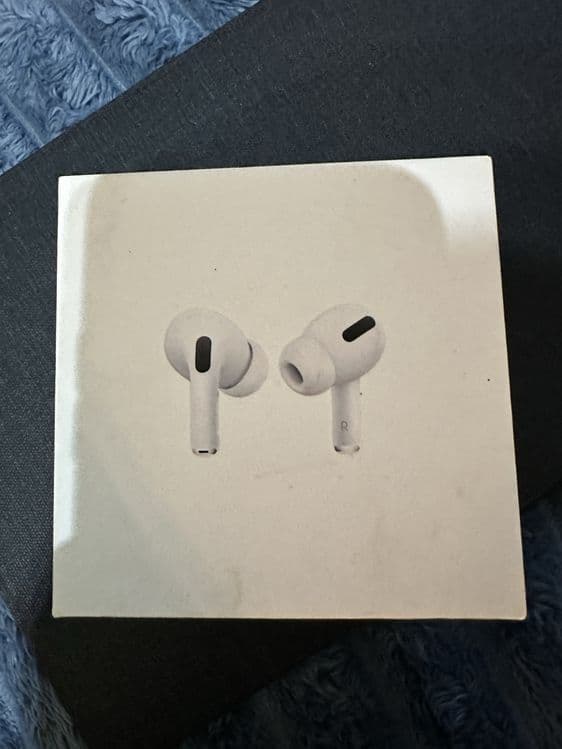 Airpods pro original — 1