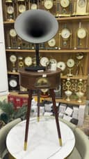 Gramafon retro uslubda