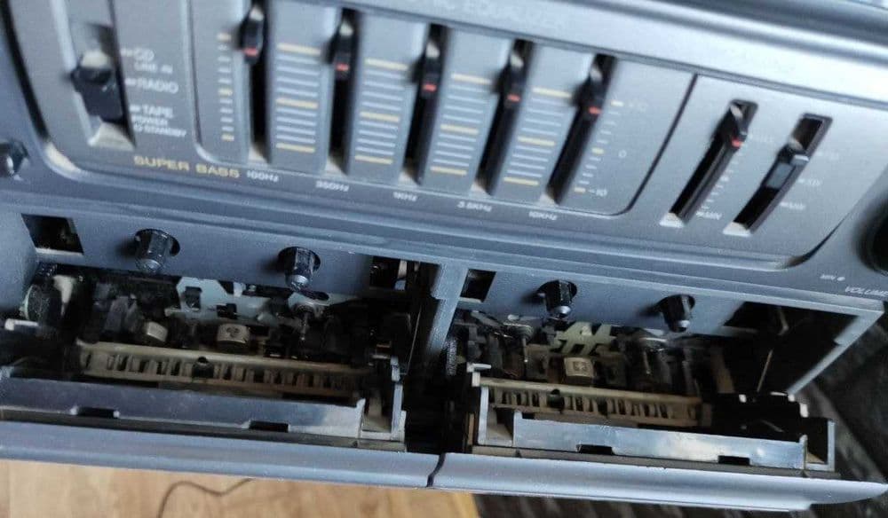 магнитофон без колонок всё полностью работает aiwa japan японский — 3