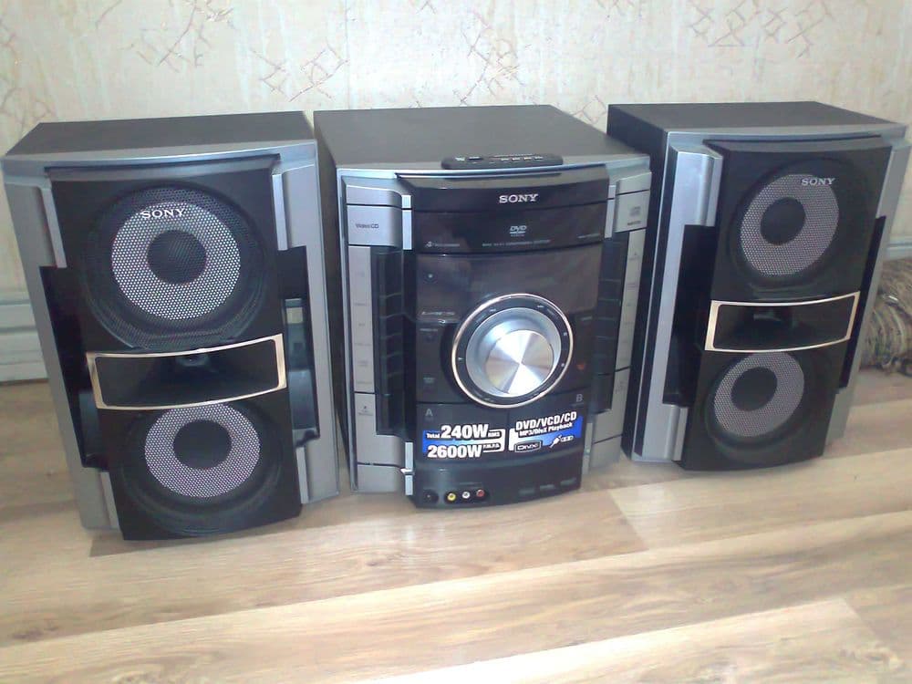 муз.центр SONY модель mhc-rv555d отличное состояние. — 1