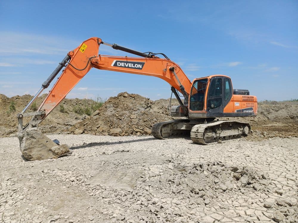 Эксковатор хизмати  DOOSAN DX 215 SHANTUI 220