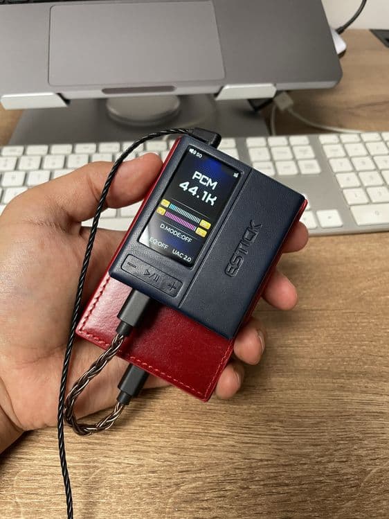 FiiO QX13 Carbon — портативный ЦАП-усилитель для наушников