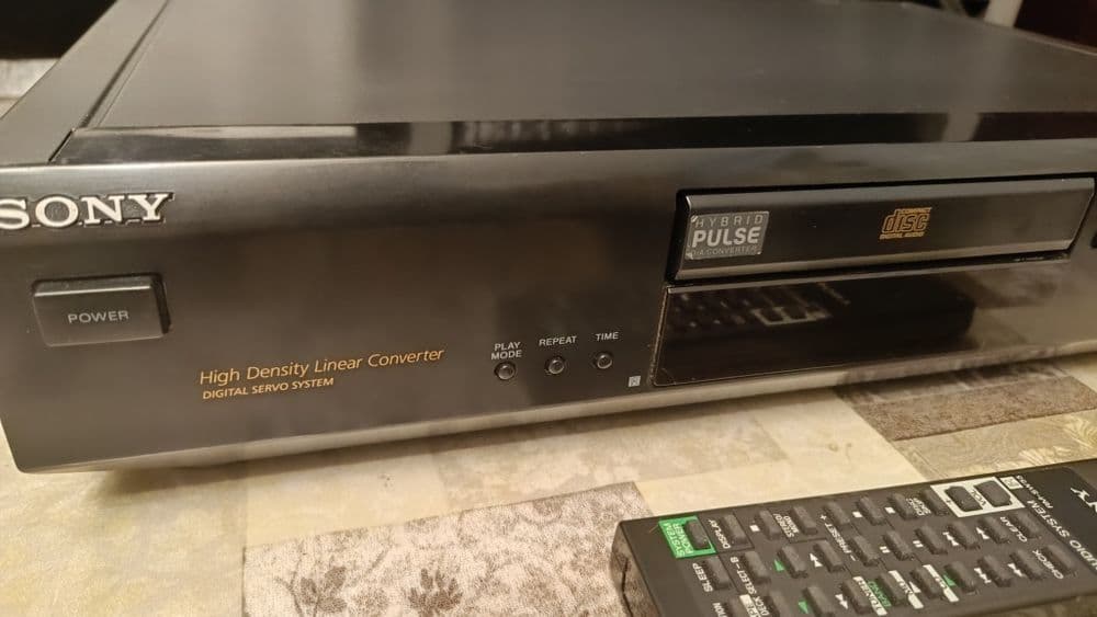 CD проигрыватель Sony CDP -XE300 — 2
