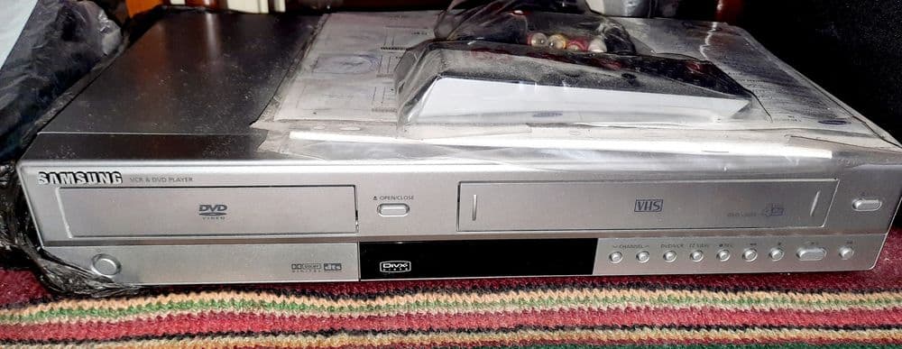 DVD-VCR плеер SAMSUNG новый — 2