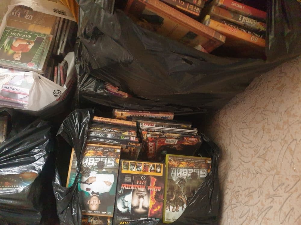Продаются 2 DVD +500дисков ,фильмы+музыка — 6