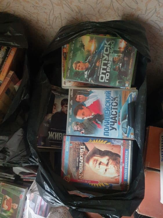 Продаются 2 DVD +500дисков ,фильмы+музыка — 8