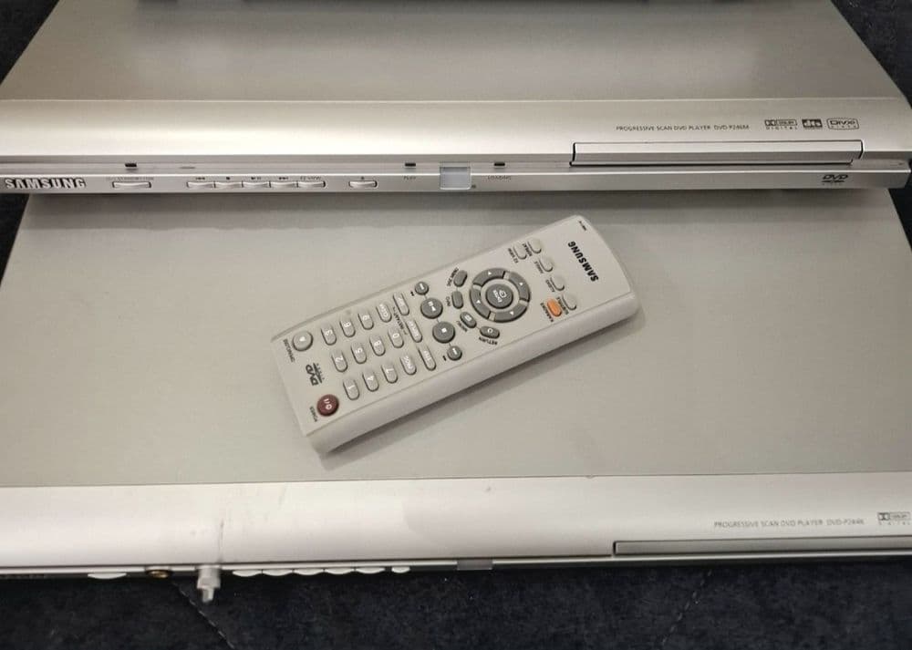 Продаются DVD Samsung,пульт,штекер есть.Состояние отличное. — 2