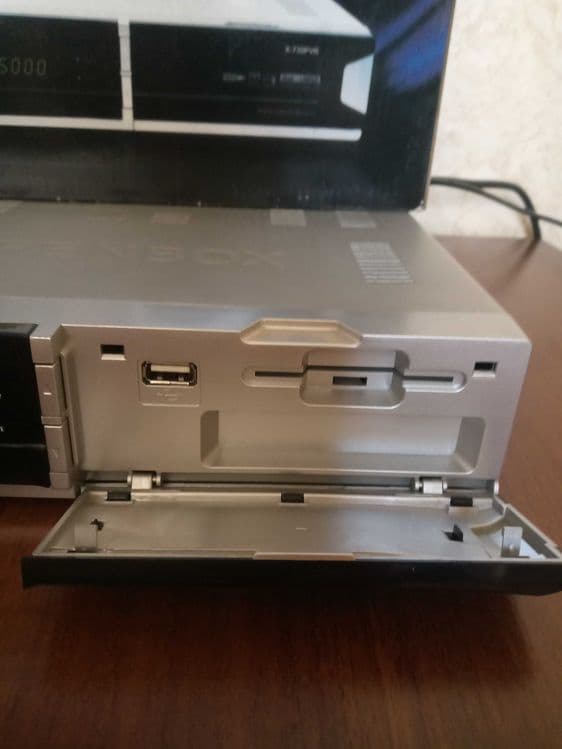 Спутниковый тюнер Openbox  730 PVR. Цена 50 тыс — 3