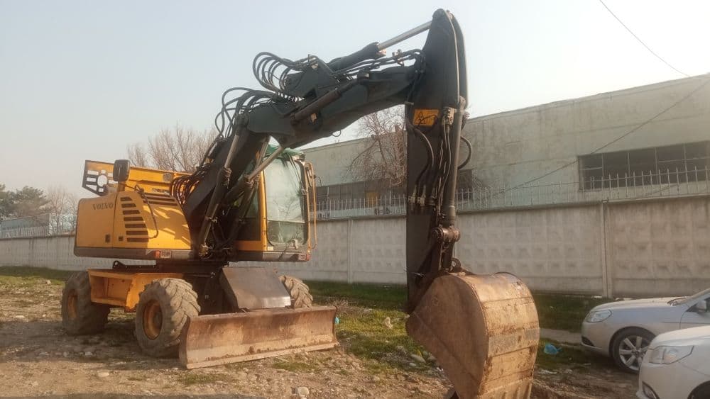 Сдаётся в аренду 140 volvo екскаватор. Ekskavator xizmati. Usluga eksk — 1