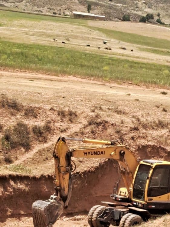 Ekskavator xizmati Hyundai R140 — 2