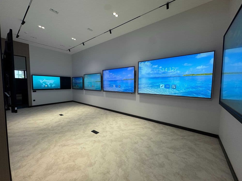 Интерактивная сенсорная панель 146″ LR146 Andorid 14.0/ 8+128GB/4K — 4