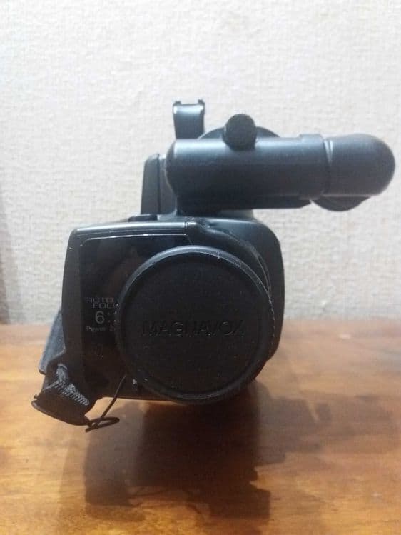 Видеокамера MAGNAVOX — 3