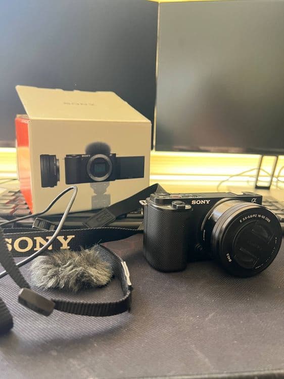 Videokamera Sony ZV-E10 — 2