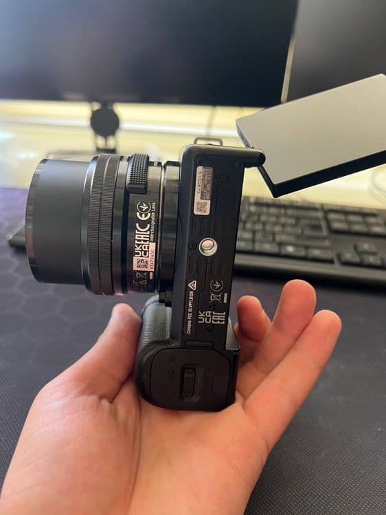 Videokamera Sony ZV-E10 — 3