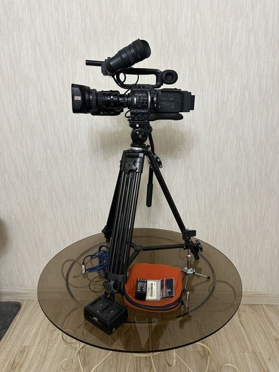 Профессиональная Видеокамера JVC proHD — 1