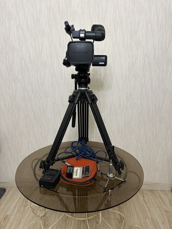 Профессиональная Видеокамера JVC proHD — 3