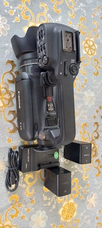 Видеокамера Canon xa10 сотилади — 3