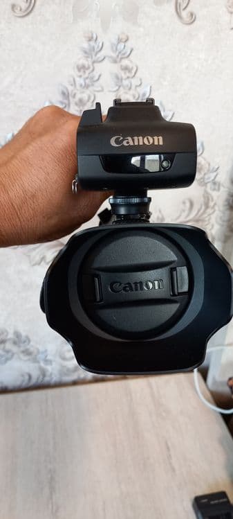 Видеокамера Canon xa10 сотилади — 3