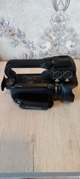Видеокамера Canon xa10 сотилади — 4