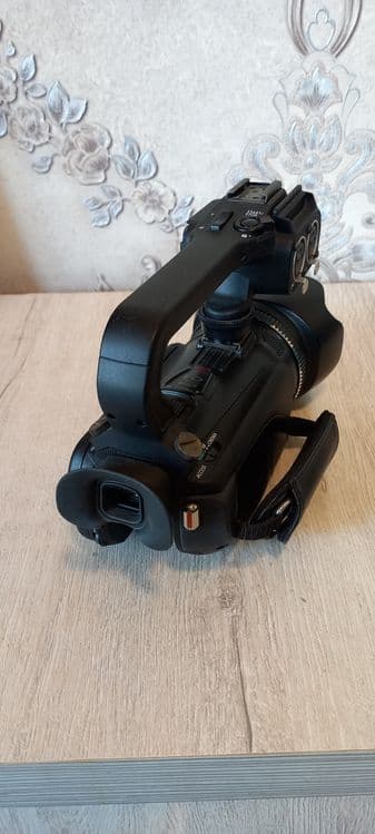 Видеокамера Canon xa10 сотилади — 5