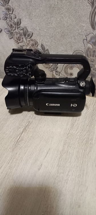 Видеокамера canon xa10 сотилади — 3