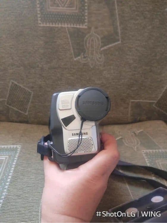 SAMSUNG VP-L905D 8mm Camcorder 990x digital zoom — 2