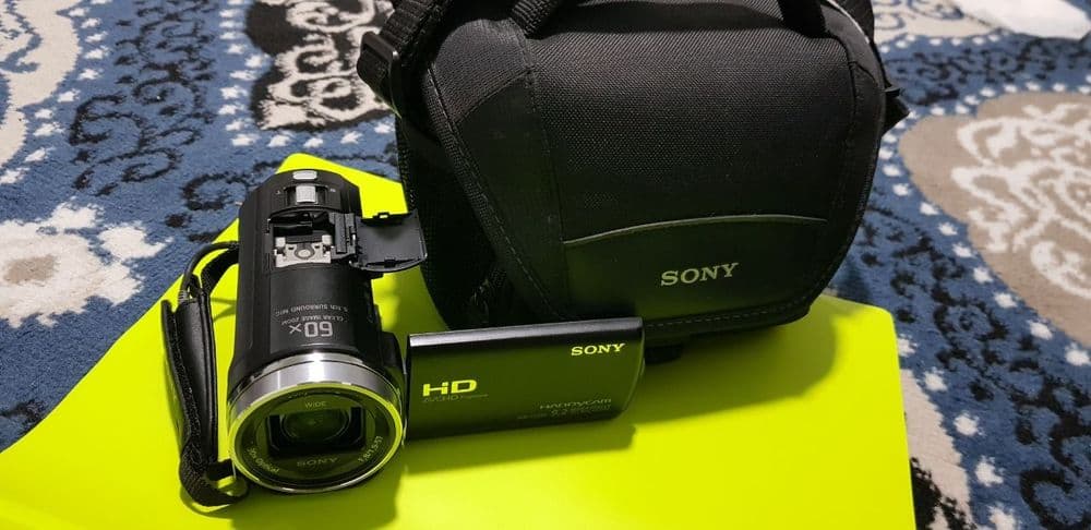 Sony HDR-CX530 Videocam — 8