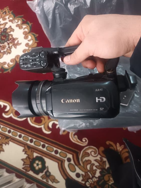 Canon XA10 video kamera sotiladi — 2
