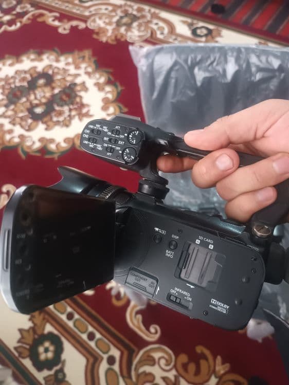 Canon XA10 video kamera sotiladi — 3