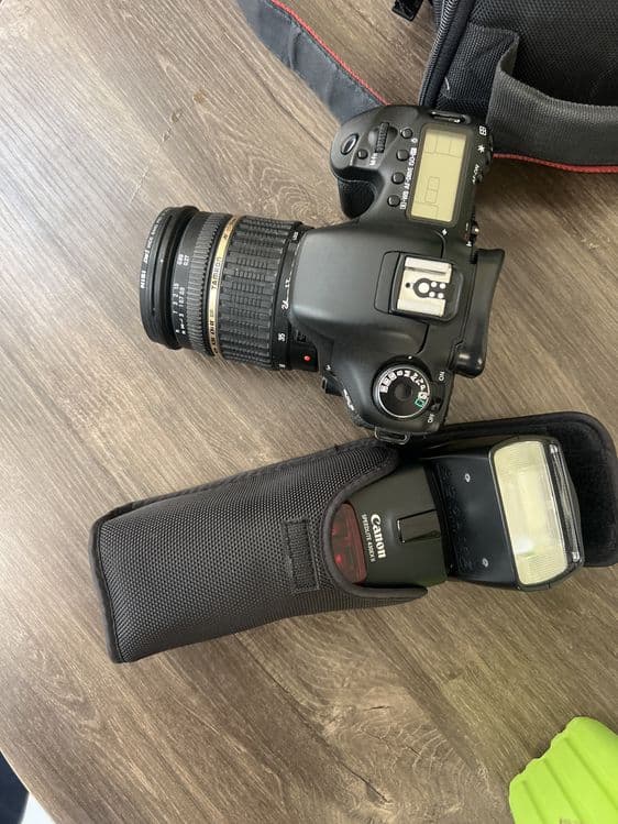Kamera 7 D foto uchun komplekt sotiladi — 2