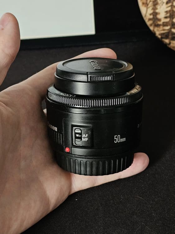 Canon EF 50mm f/1.8 ll — 4