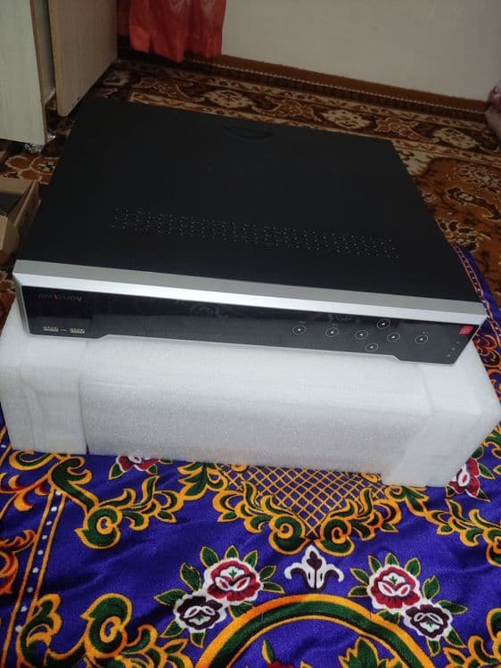 Video yozgich Hikvision Nvr 32 kanalli 32 dona kamera oʻqiydi — 1
