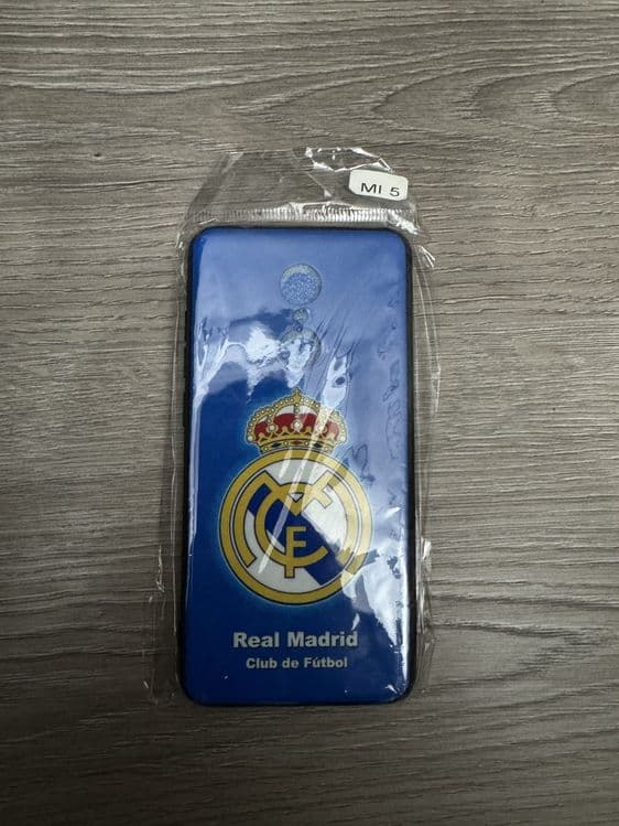 Продам чехлы на телефон Real Madrid на Redmi 5 и Samsung A6 — 1