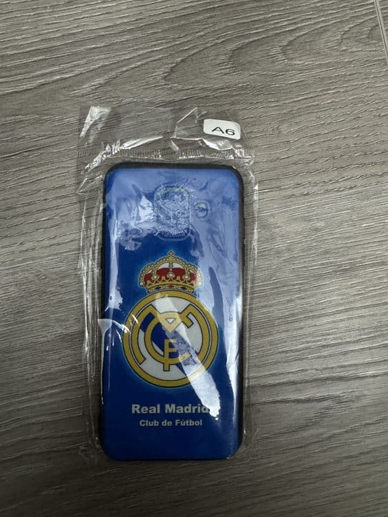 Продам чехлы на телефон Real Madrid на Redmi 5 и Samsung A6 — 3