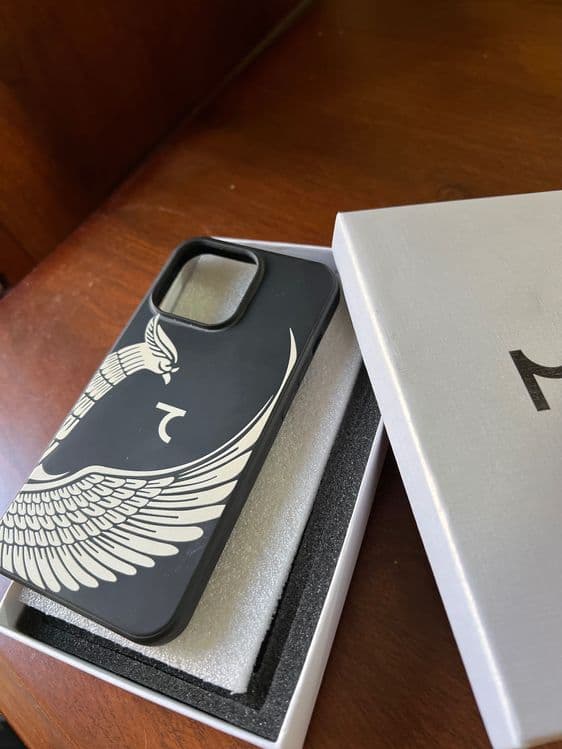I phone 13 pro korpusi Saber logotipli, sifatli karobkasi bilan — 2