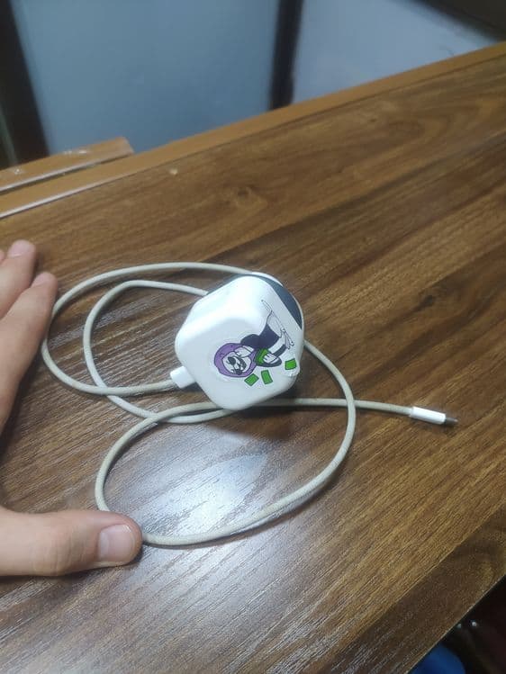 Orginal iphone zaratcik — 2