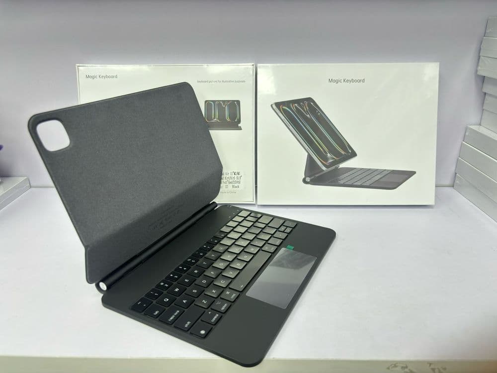 Ipad lux keyboard oq va qora rang — 1